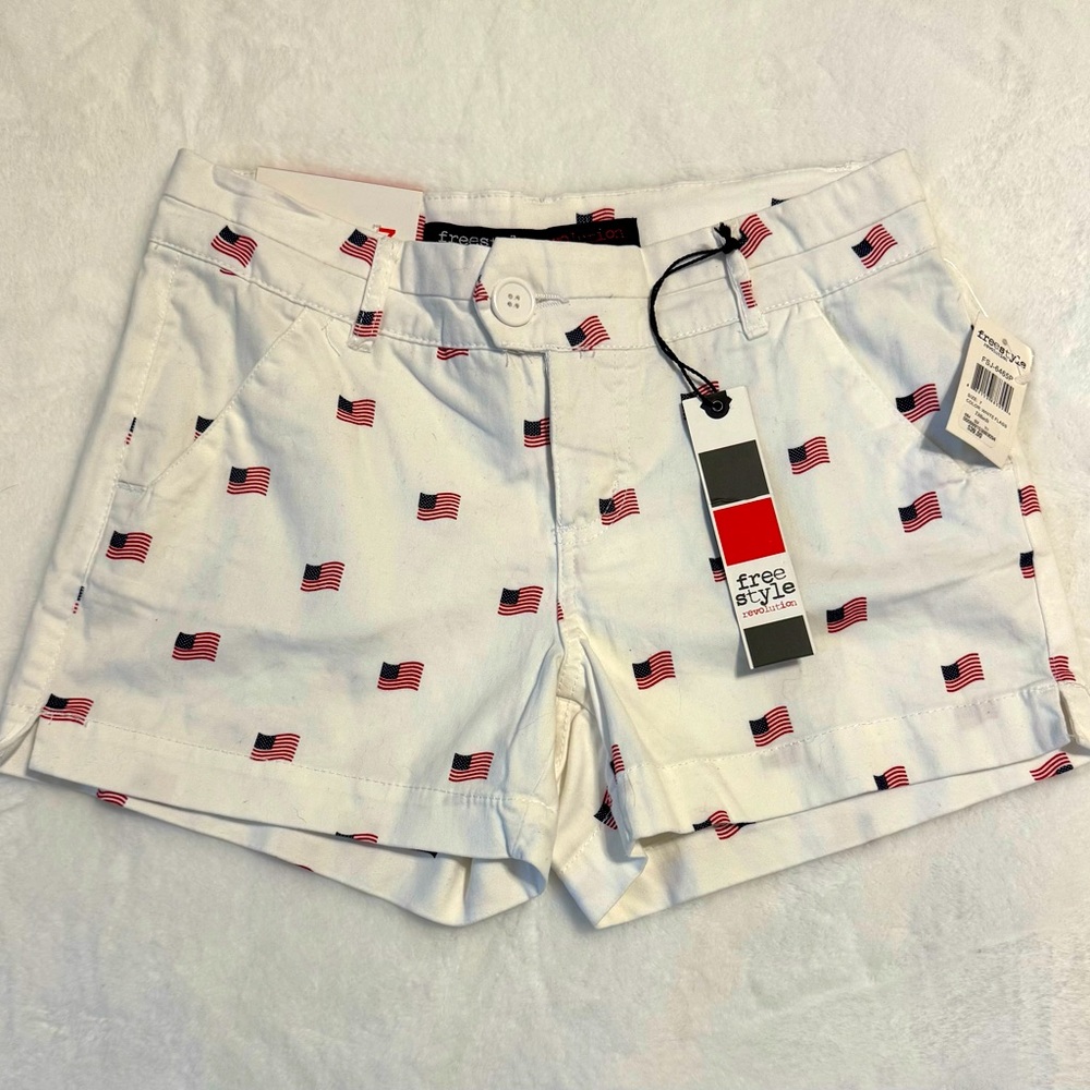 Freestyle Women's White Flag Print Shorts Size 7 NWT